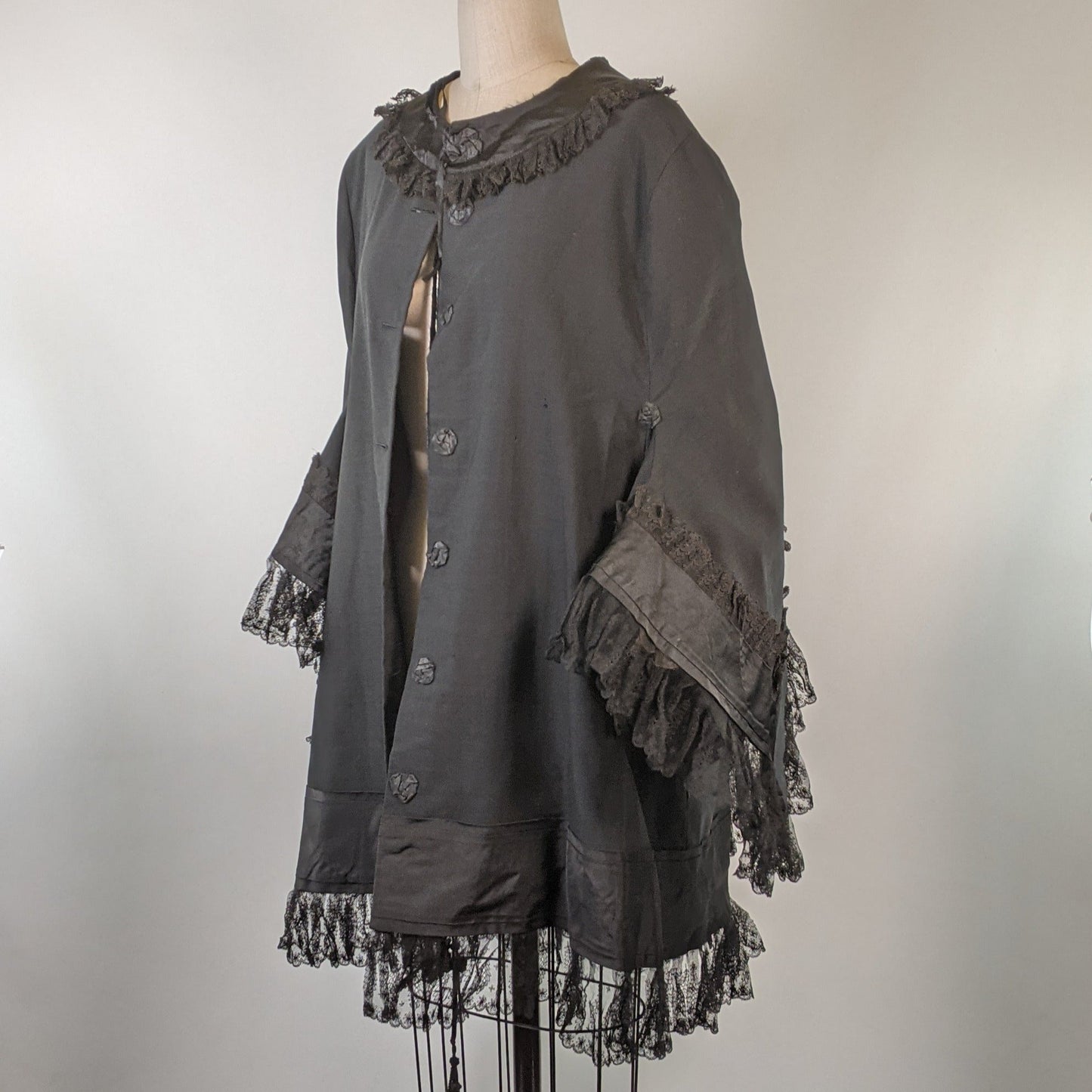 1880s Lace Trimmed Mantle