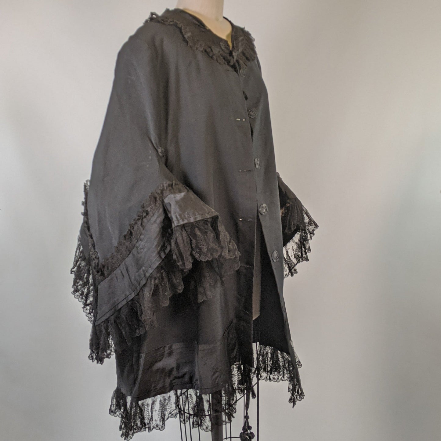 1880s Lace Trimmed Mantle