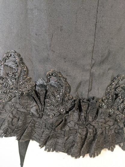 1880s Ivy Leaf Mantle