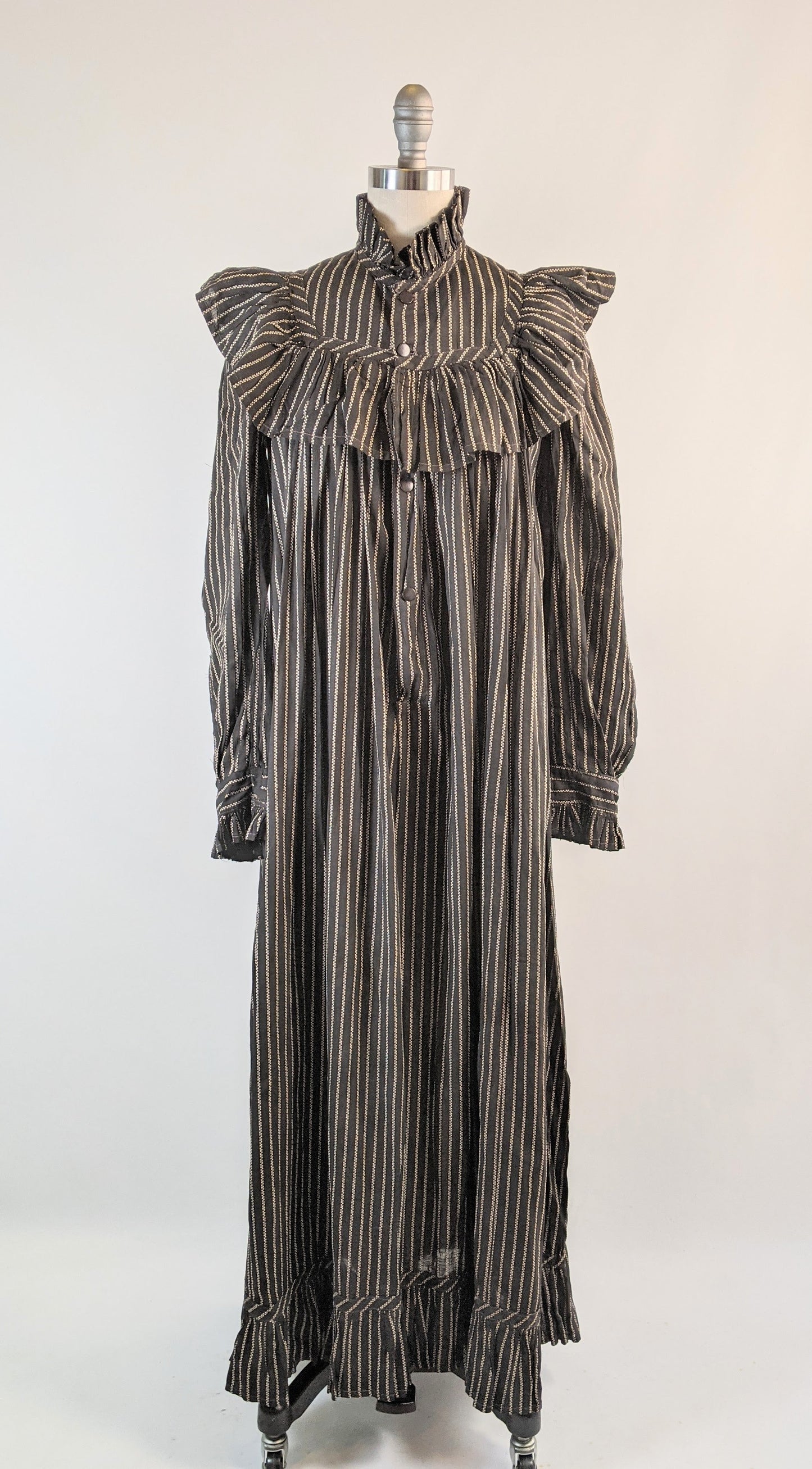 Late 1890s-1900 Wrapper Dress