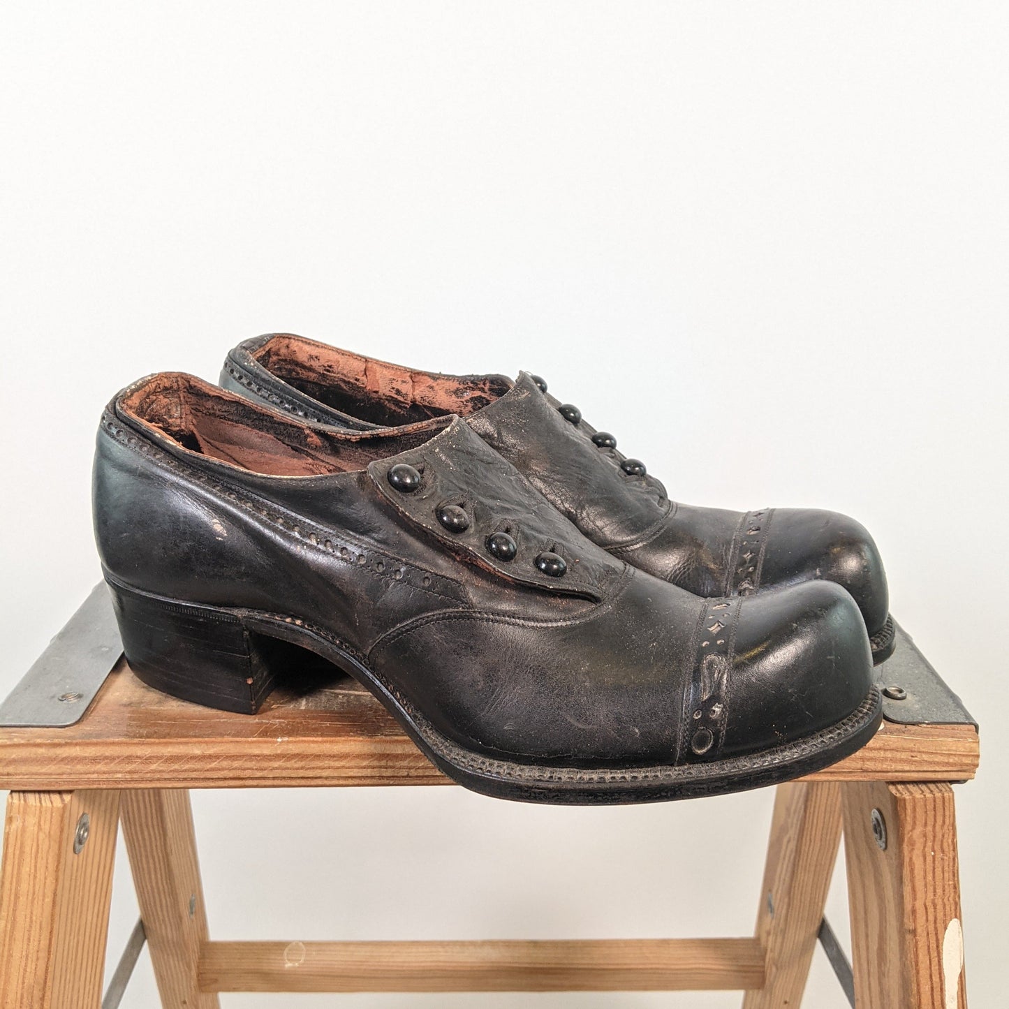 1910s Oxfords | Study Display Repair