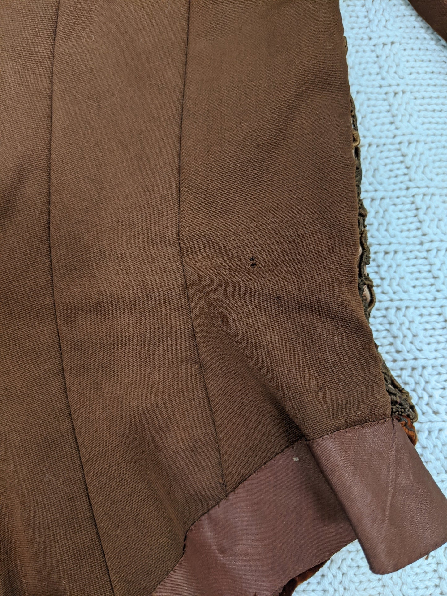 1890s Brown Velvet Gigot Sleeve Bodice