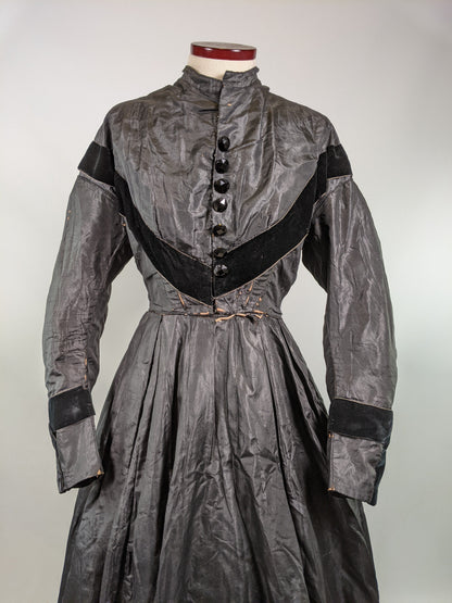 1860s Mourning Dress
