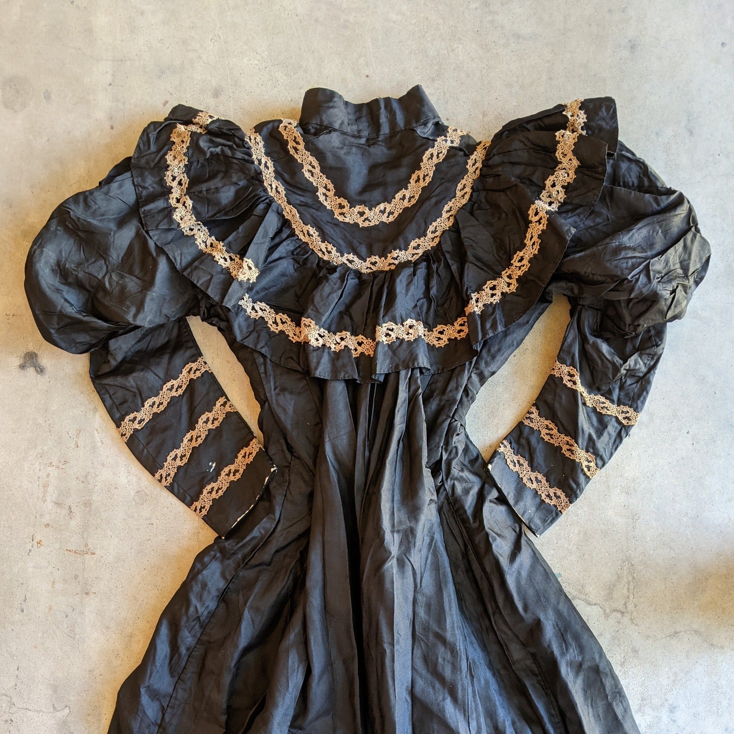 1890s Black Silk Tea Gown or Wrapper