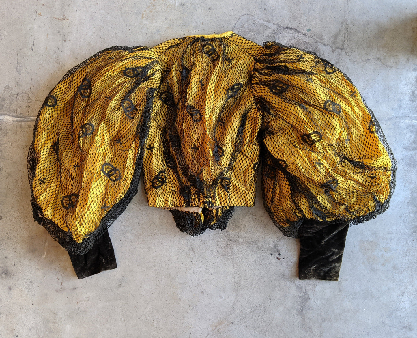 1904-1905 Yellow + Black Silk Bodice