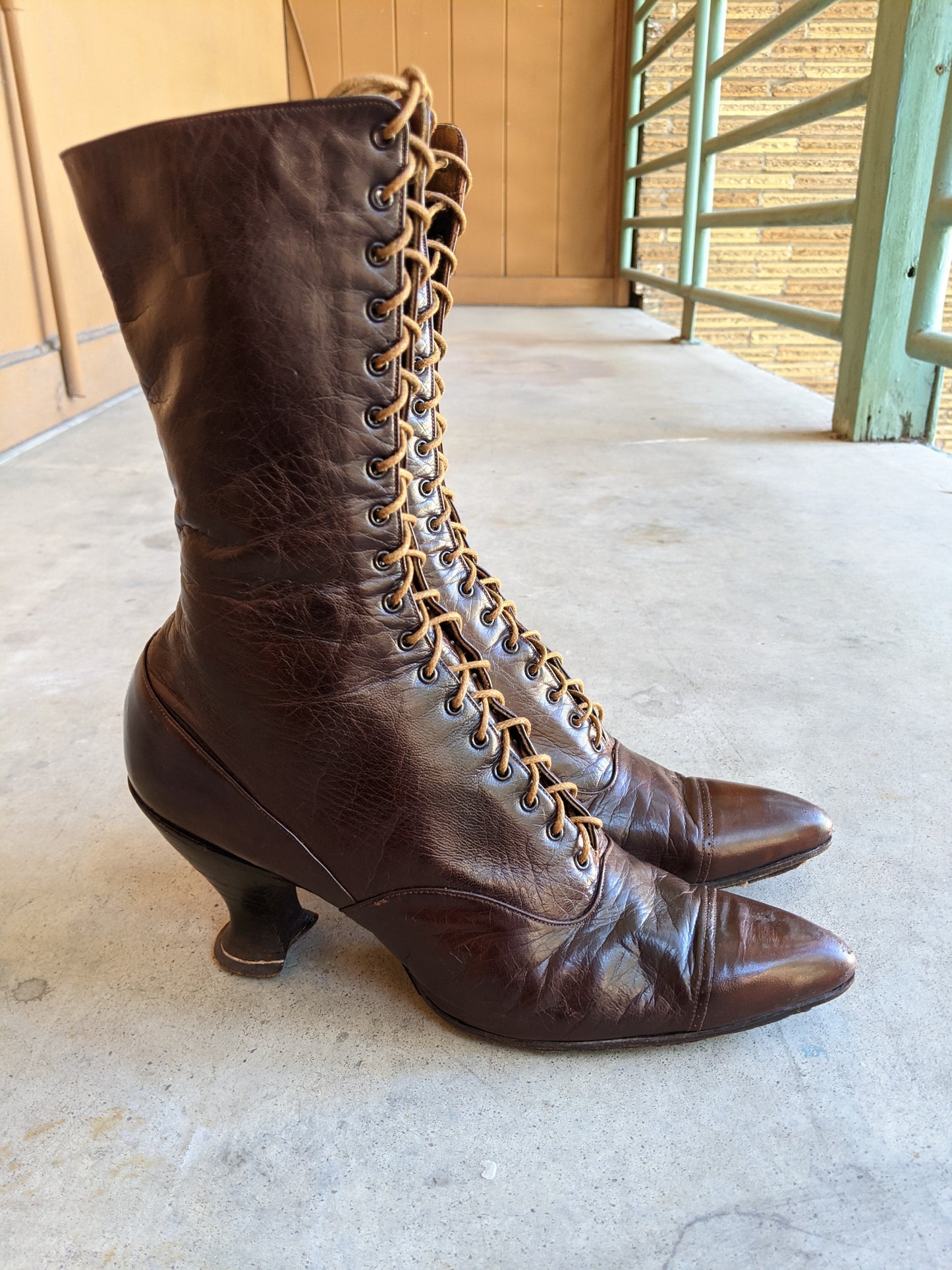 Late 1910s-Early 1920s Brown Boots | Approx Sz 7
