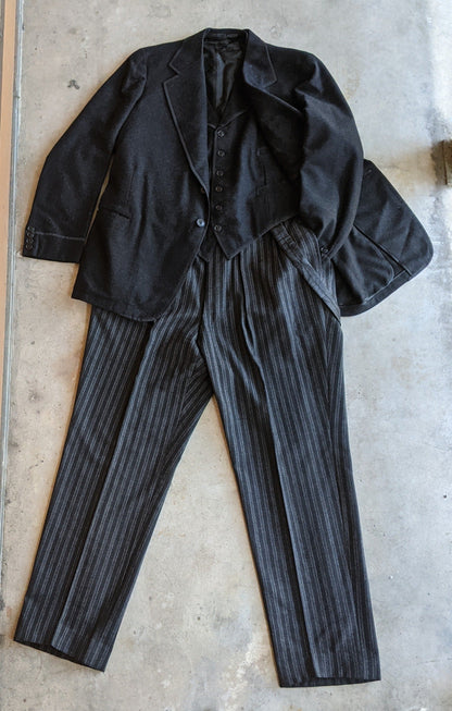 1937 Stroller Suit with Provenance | 38" waist 42" chest