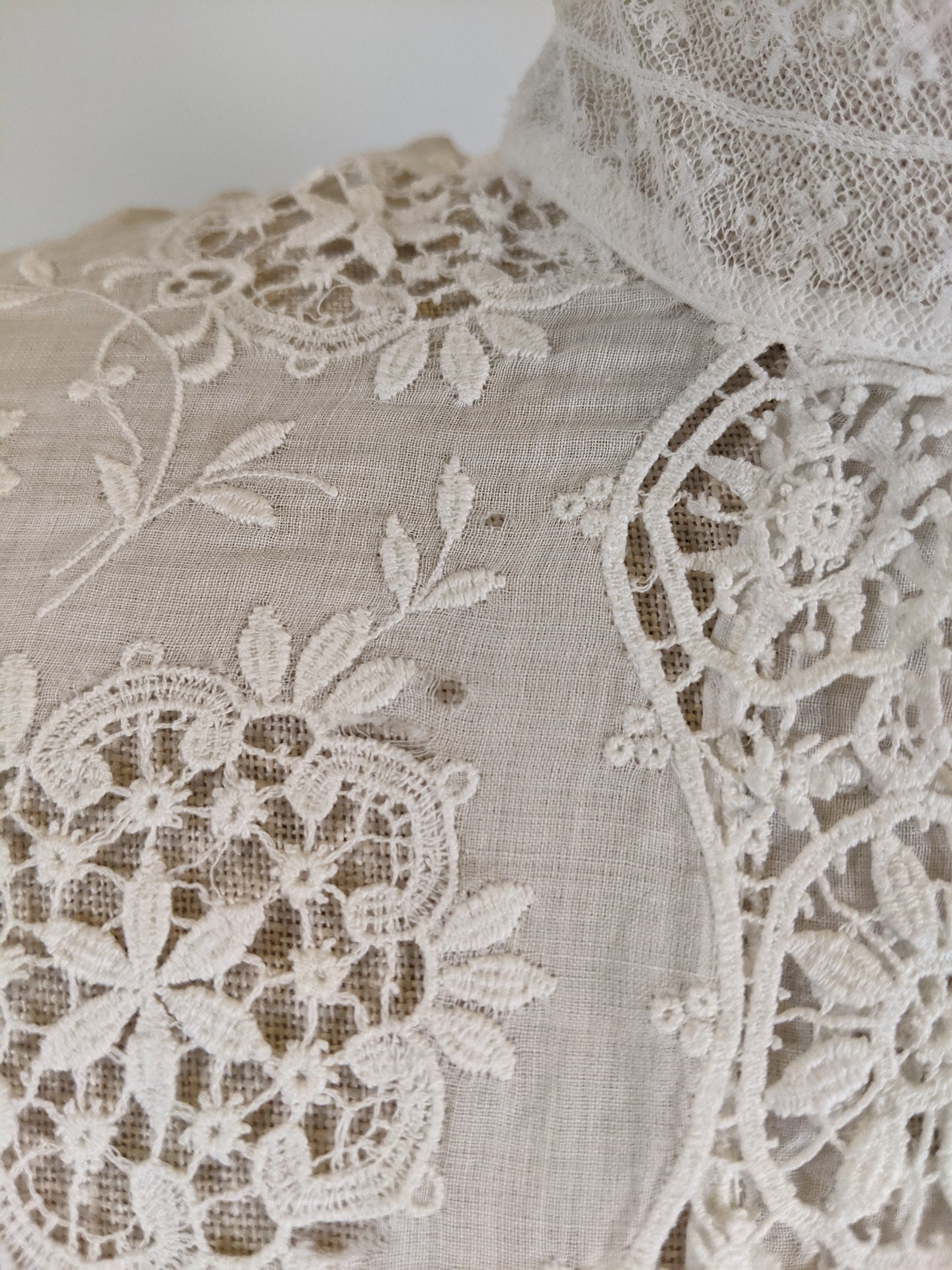 1900s White Lace Shirtwaist