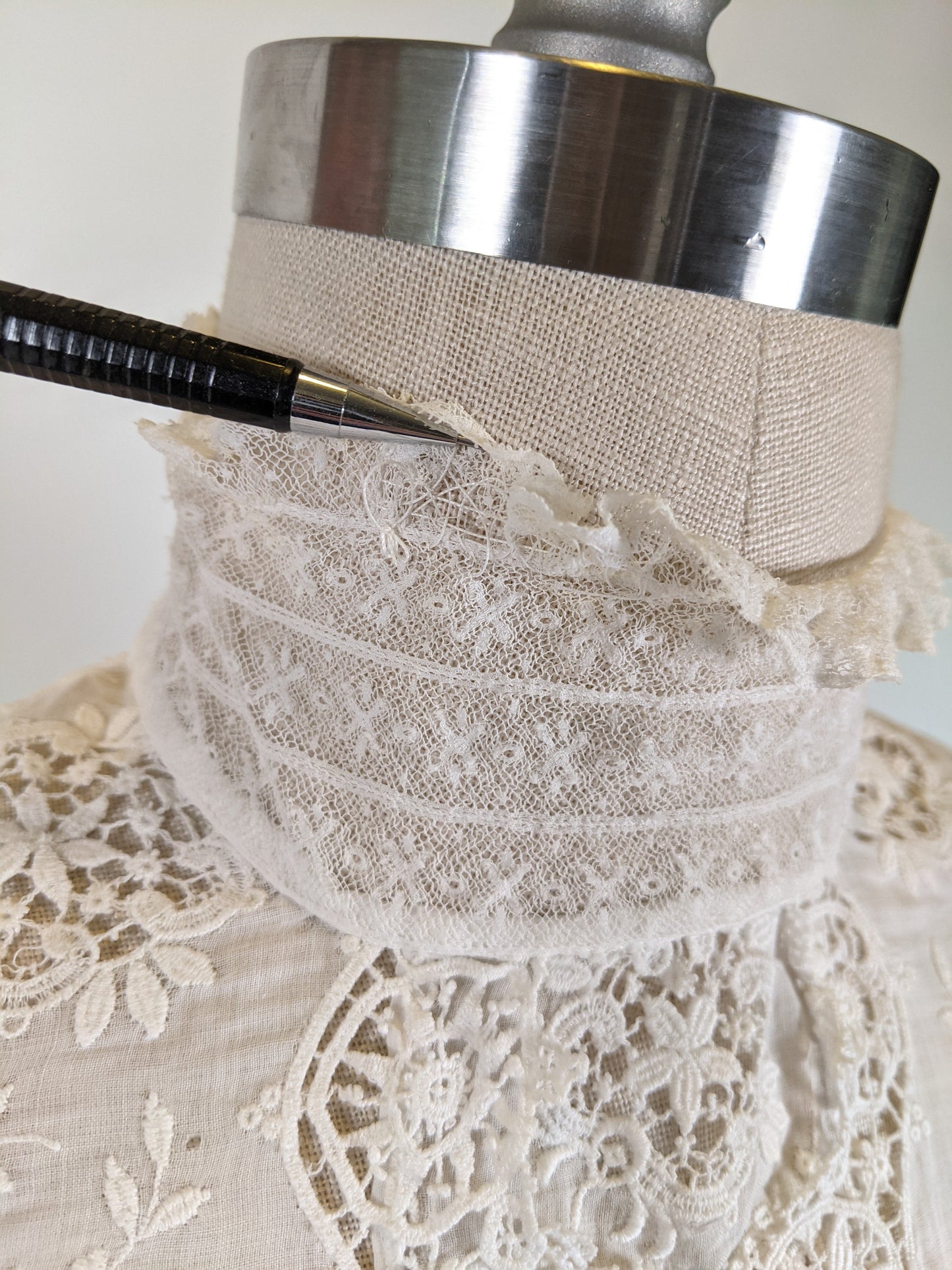 1900s White Lace Shirtwaist