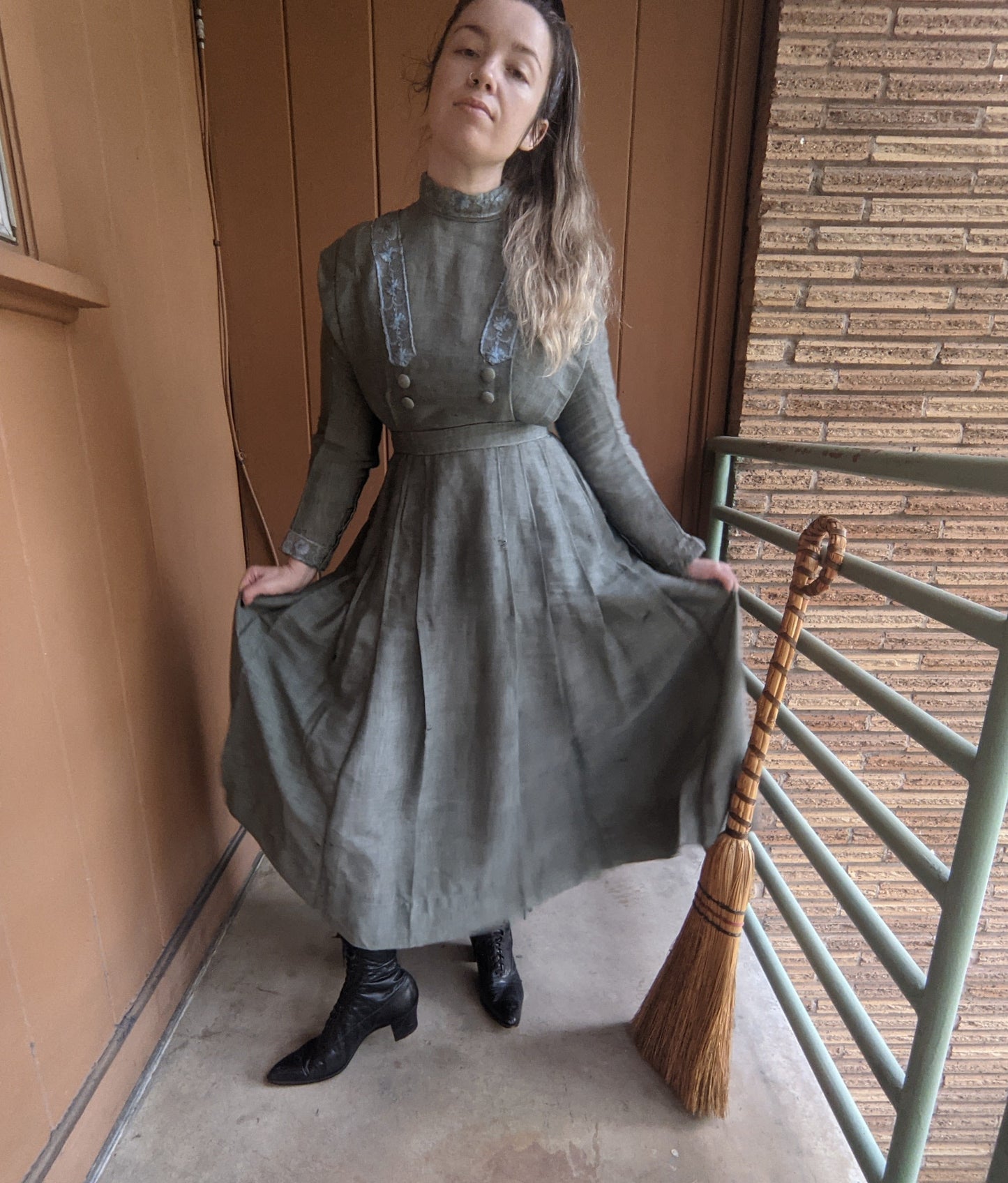 1900s Green Dress