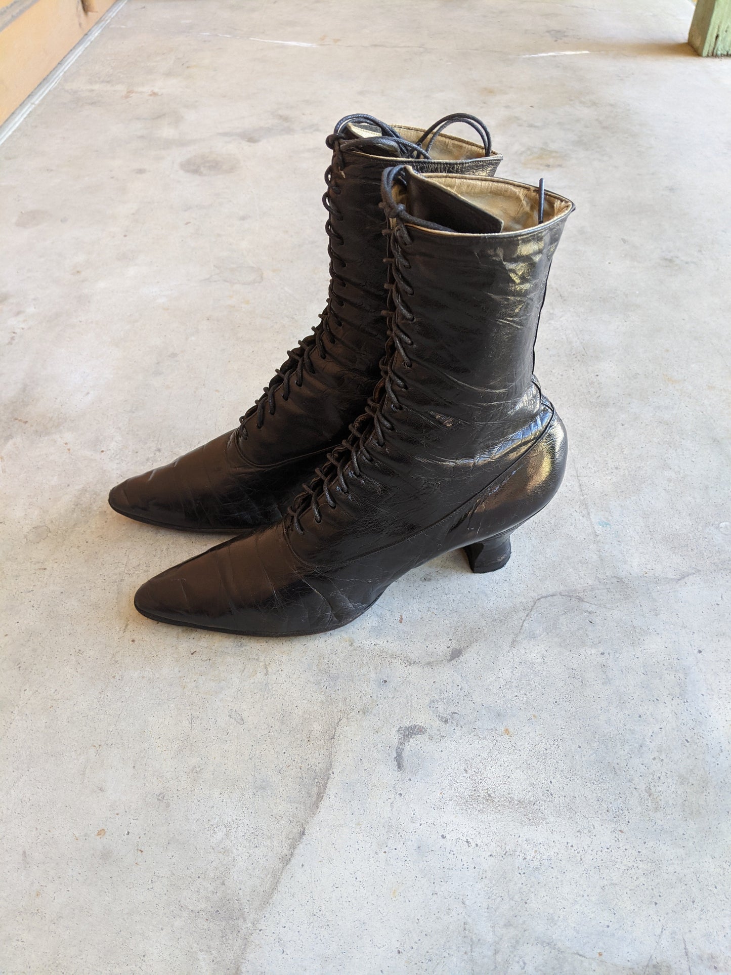 1910s-1920s Lace Up Boots | 7.5-8 US