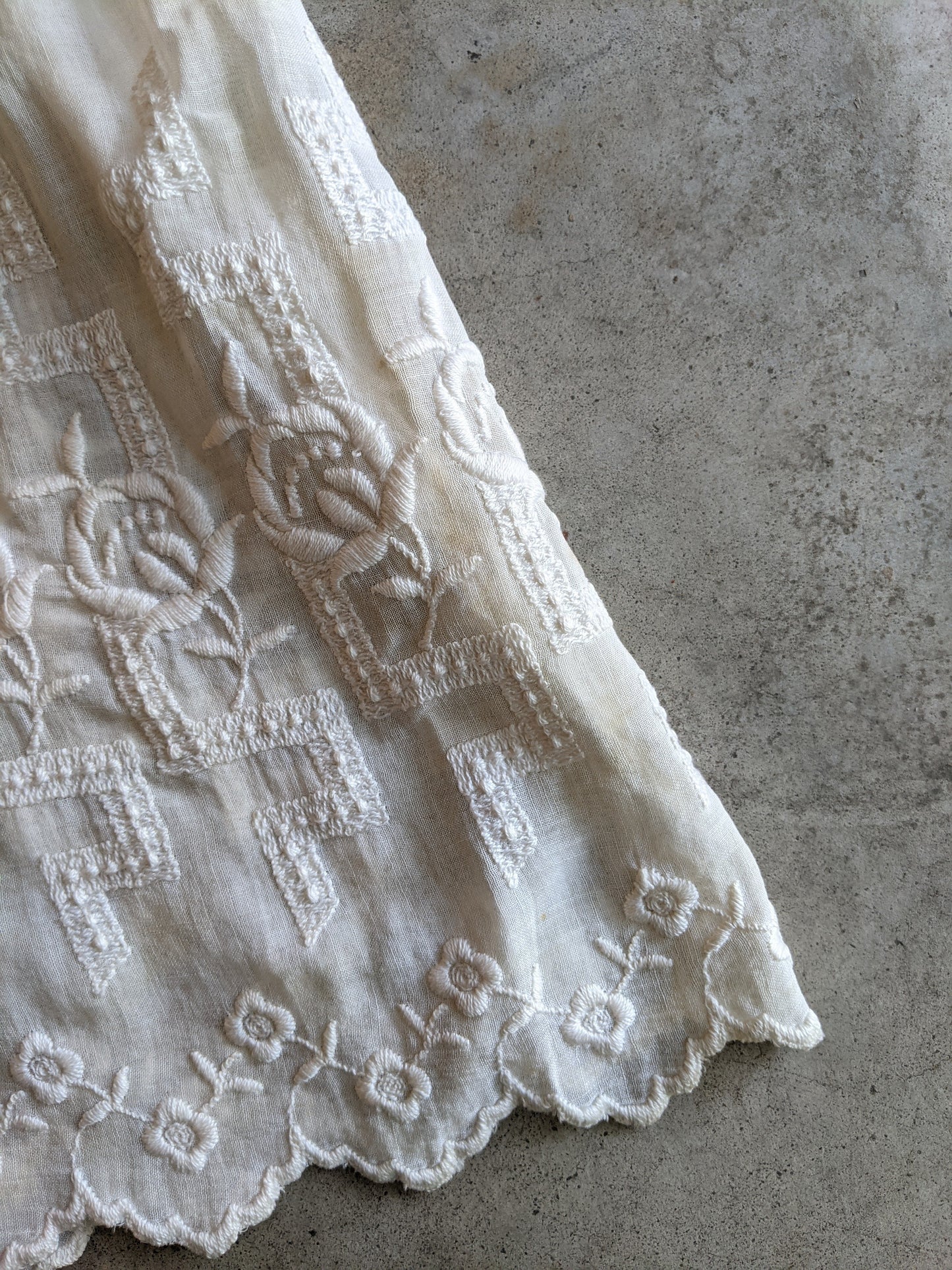 1910s Embroidered Cotton Dress | 30" Waist