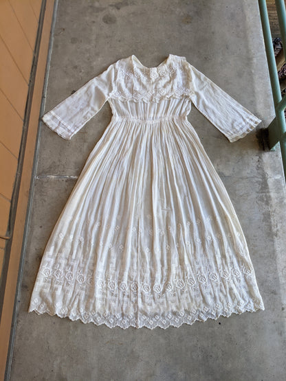 1910s Embroidered Cotton Dress | 30" Waist