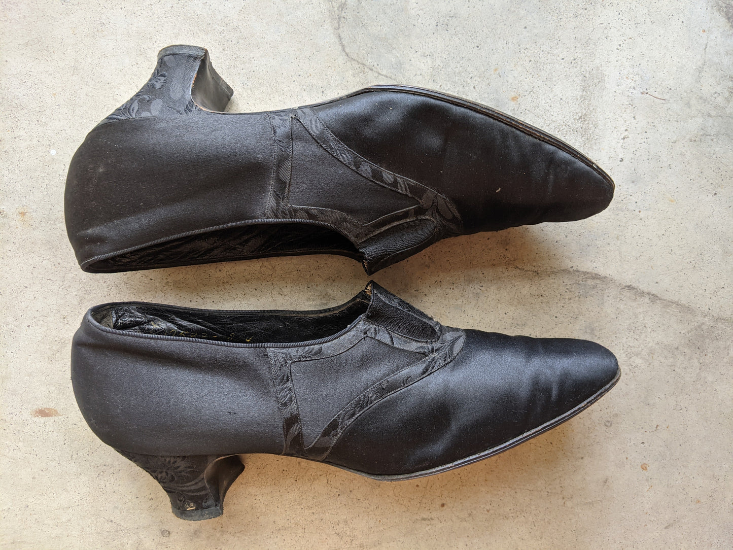 1920s Black Silk Slip On Heels