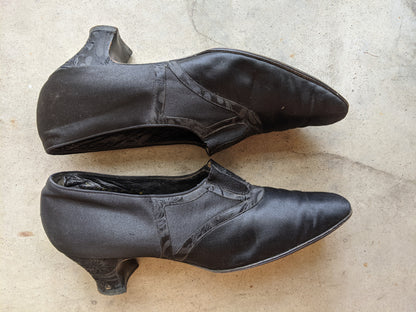 1920s Black Silk Slip On Heels
