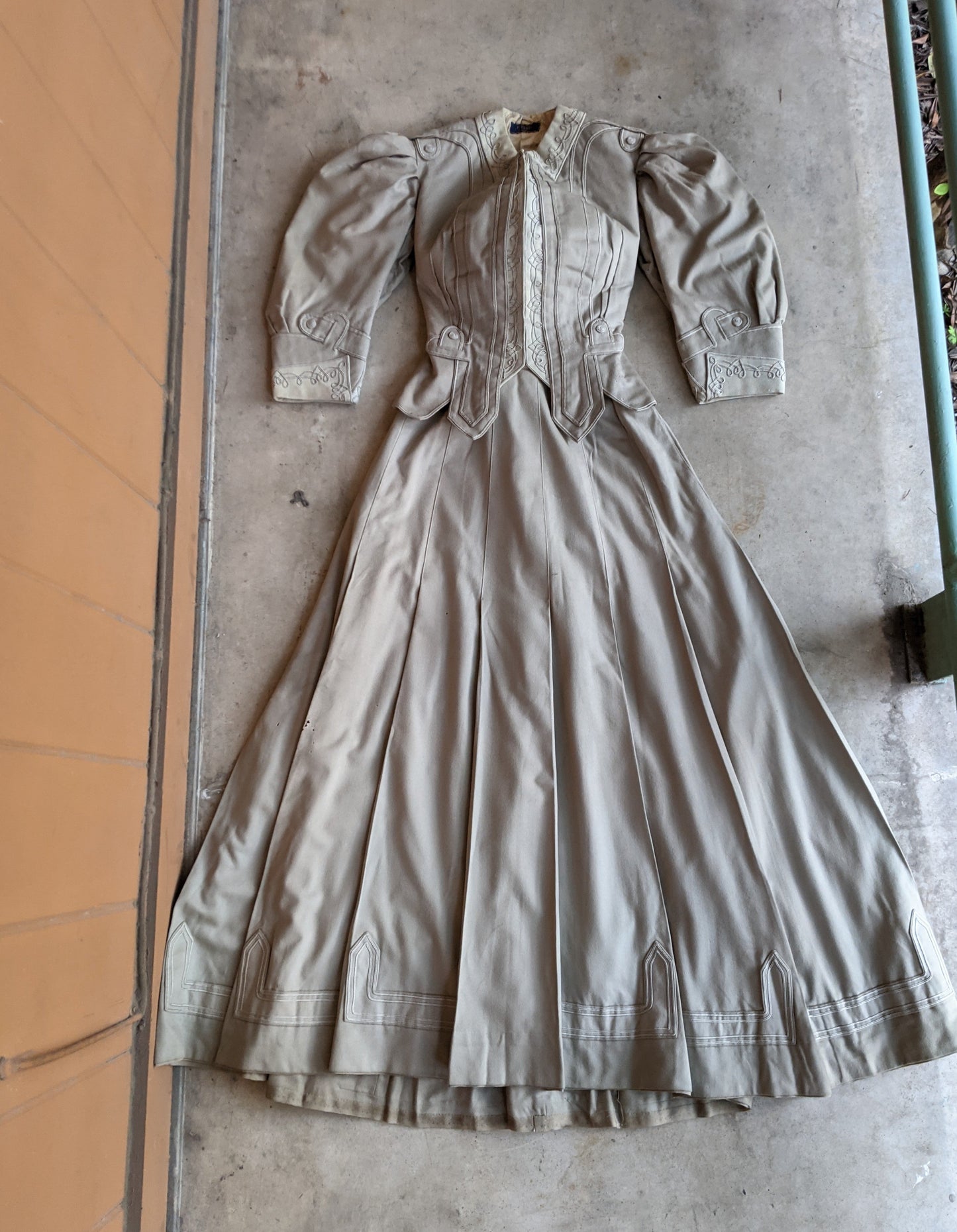 1905-1906 Grey Wool Ensemble | Study + Display