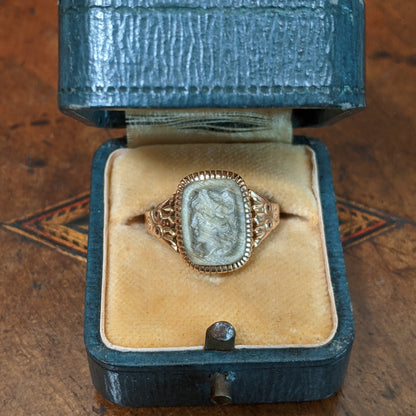 1890s 10k Gold Labradorite Cameo Ring