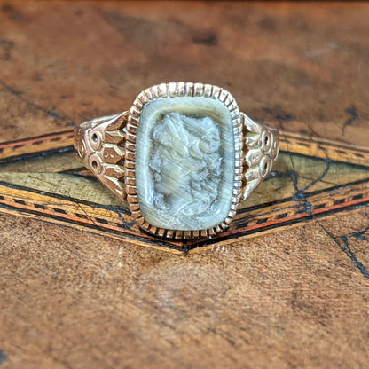 1890s 10k Gold Labradorite Cameo Ring