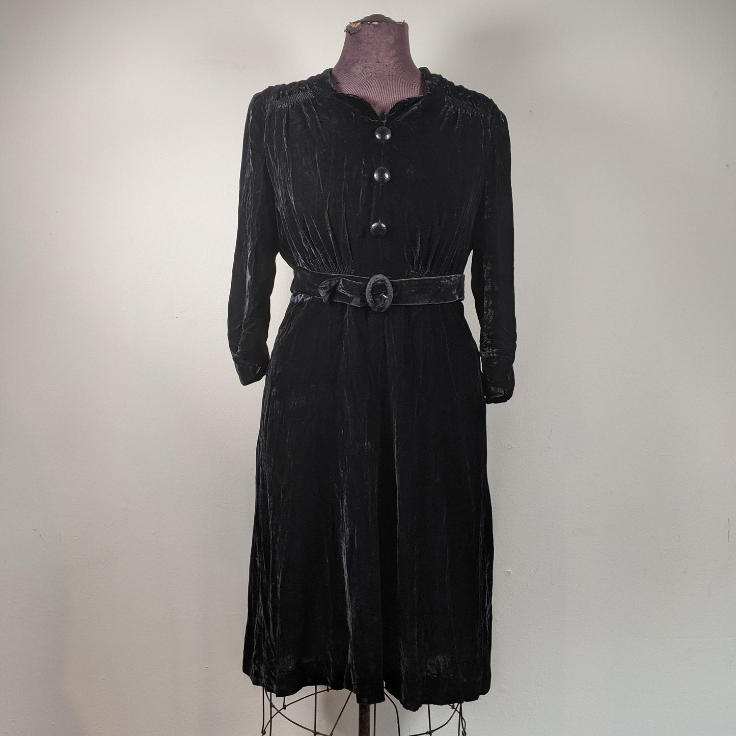 1930s-1940s Rayon Velvet Dress | XL