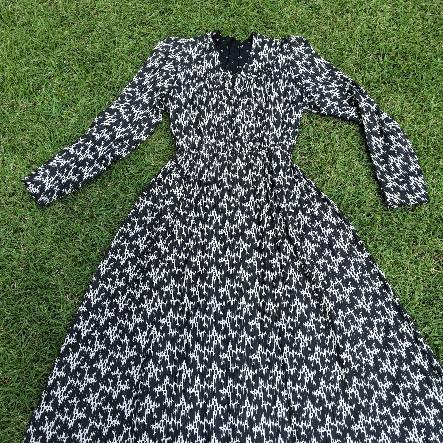 C. 1899 to Early 1900s Cotton Wrapper Dress
