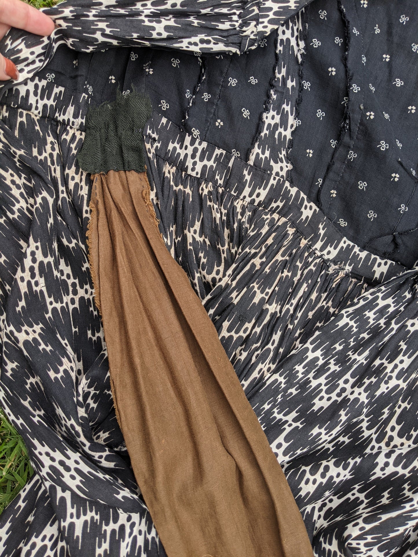 C. 1899 to Early 1900s Cotton Wrapper Dress