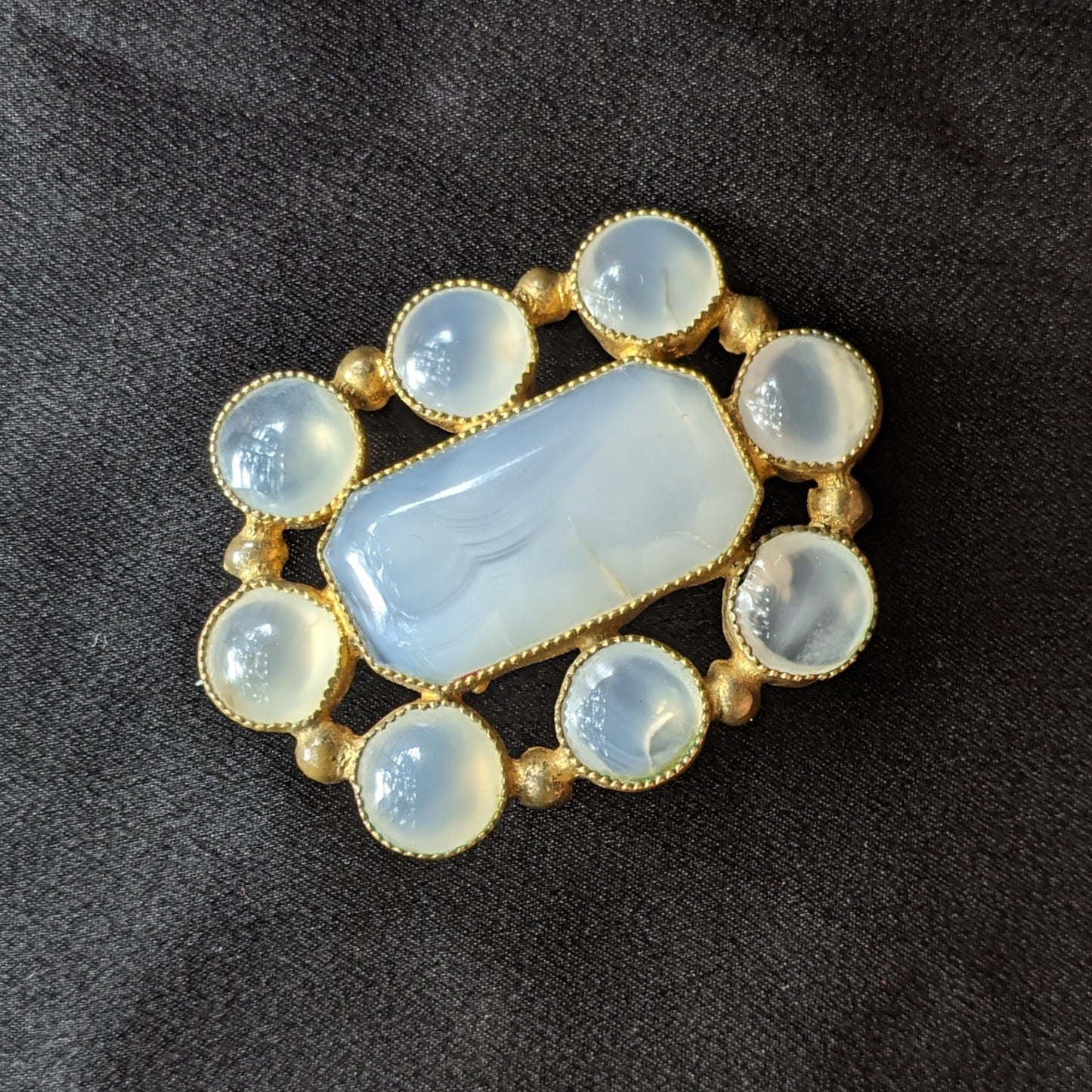 19th c. Scottish White Agate / Chalcedony Brooch