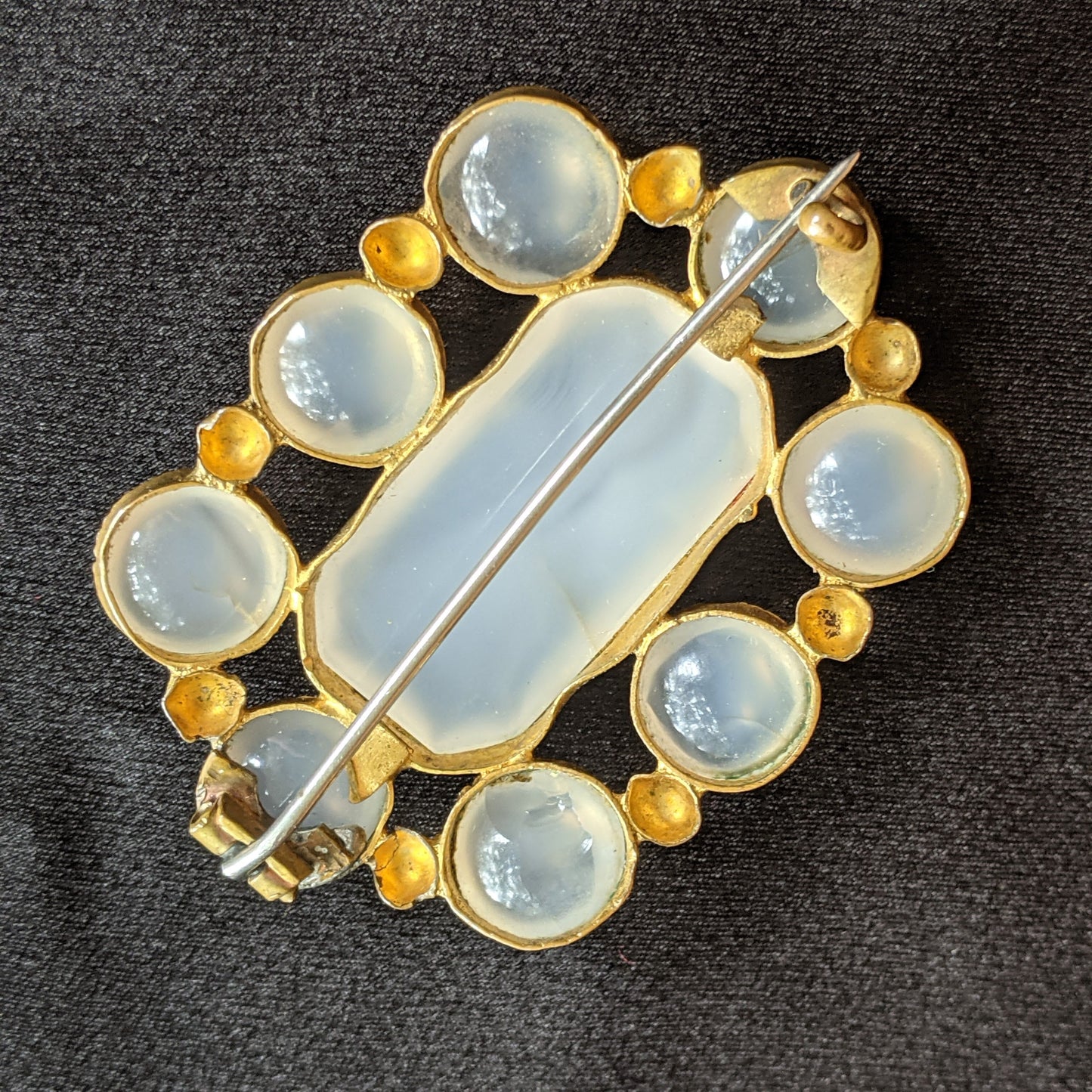 19th c. Scottish White Agate / Chalcedony Brooch