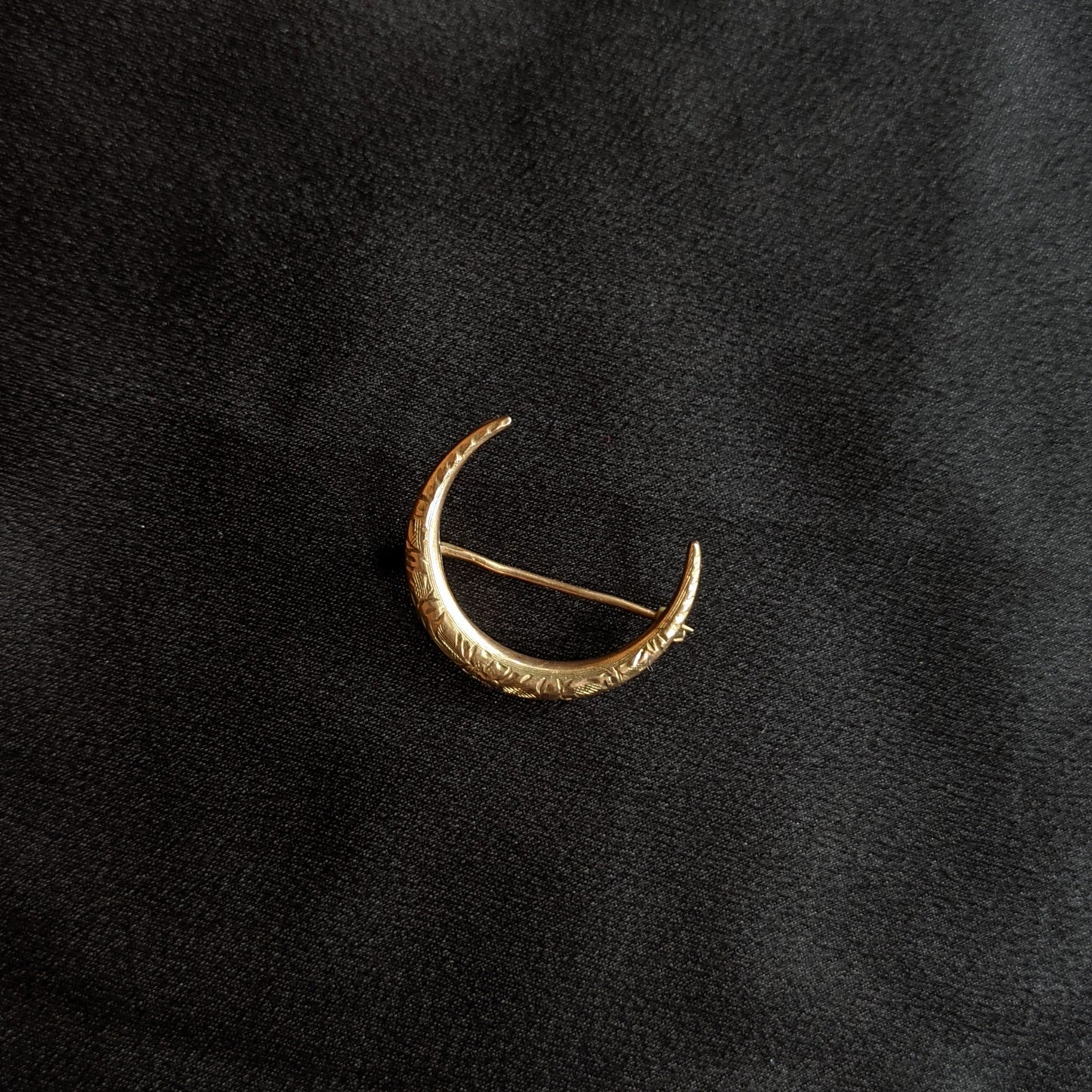 1900s 10k Gold Repousse Moon Brooch