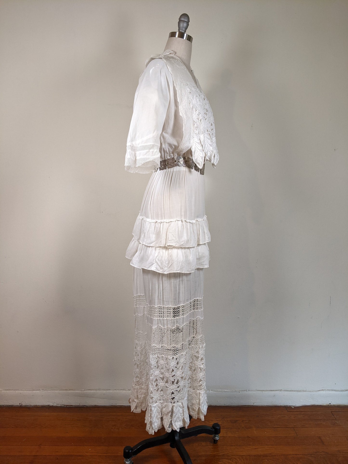 1910s Flower Motif Lingerie Dress
