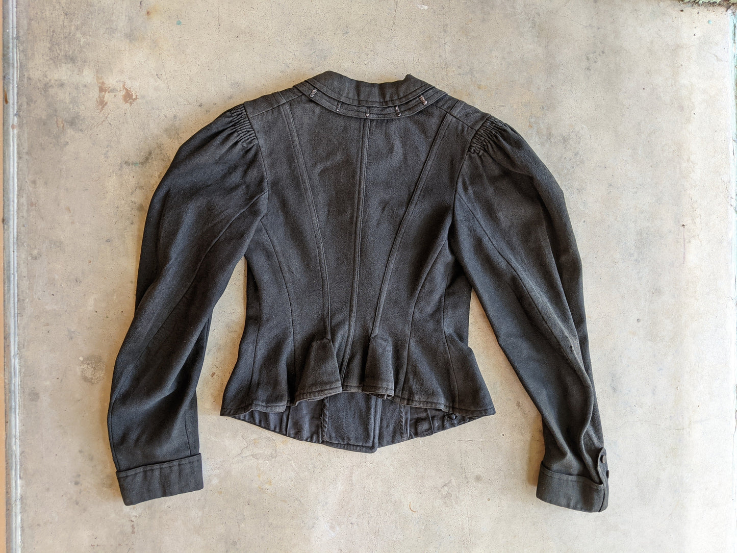 1900s Dark Grey Puff Sleeve Jacket