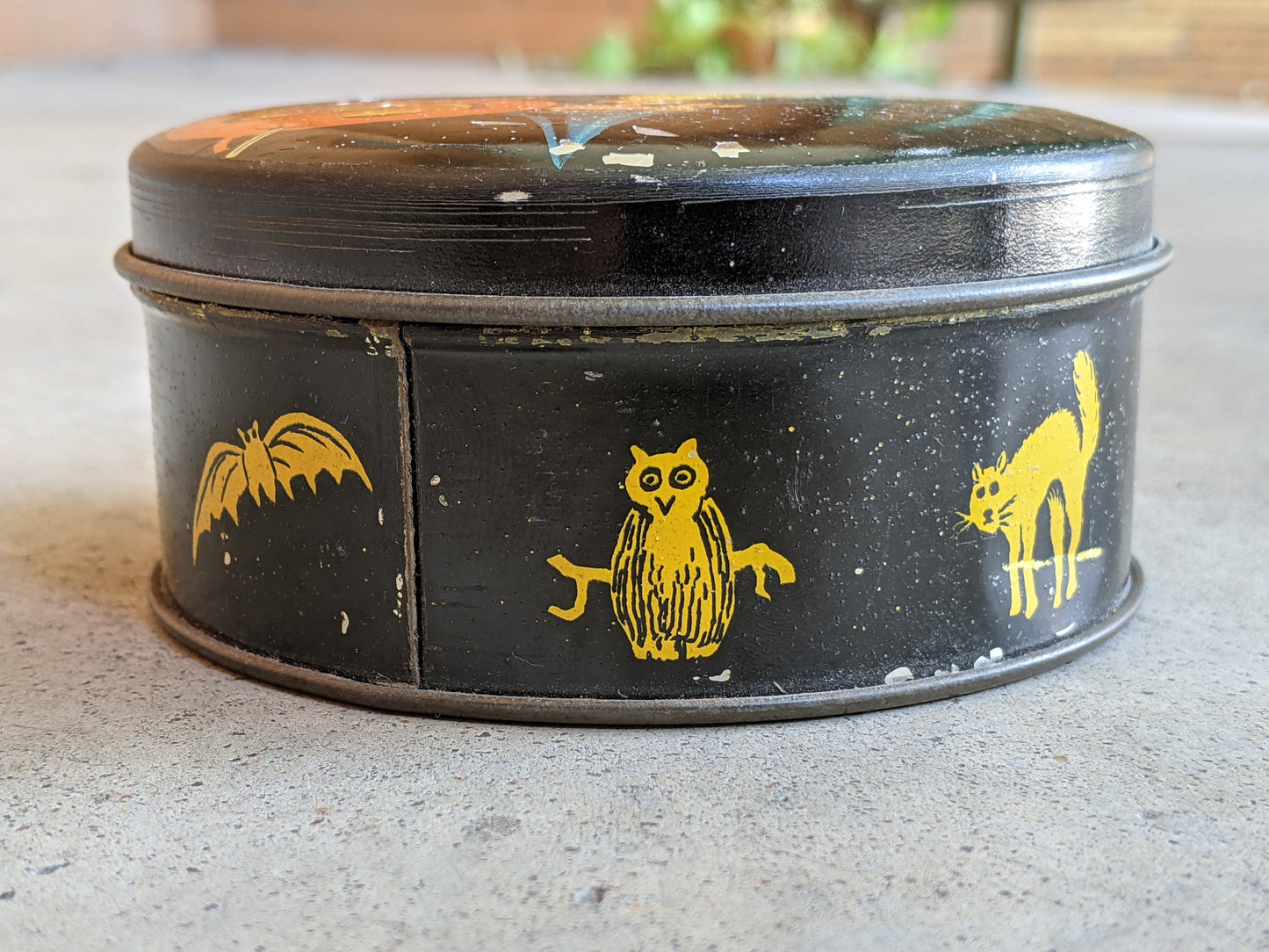 1930s Tindeco Halloween Tin