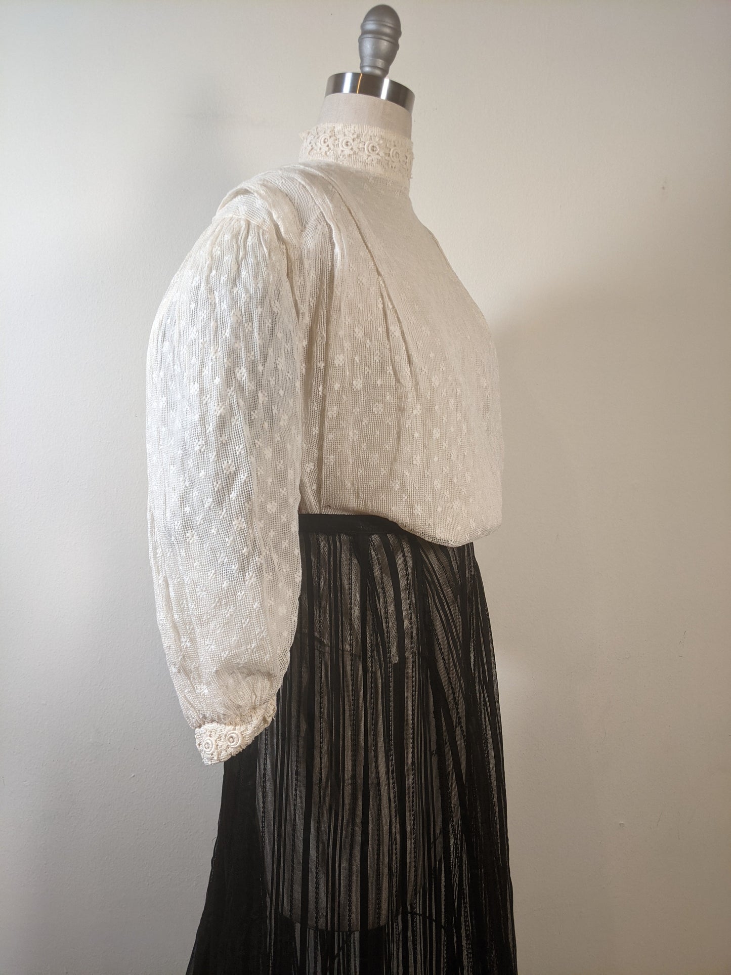 1900s Cream Lace Shirt-Waist | Crescent Moon Collar