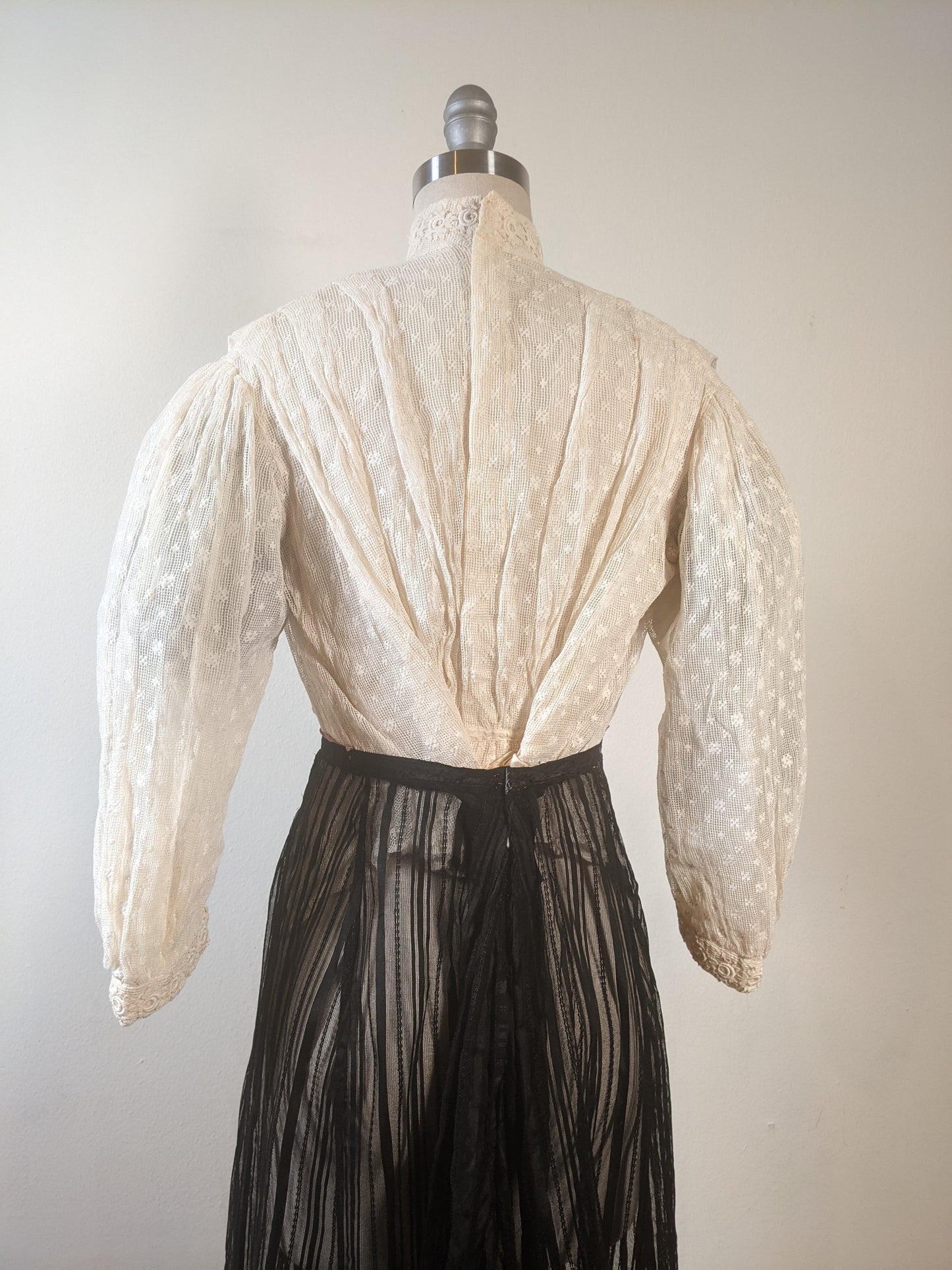 1900s Cream Lace Shirt-Waist | Crescent Moon Collar