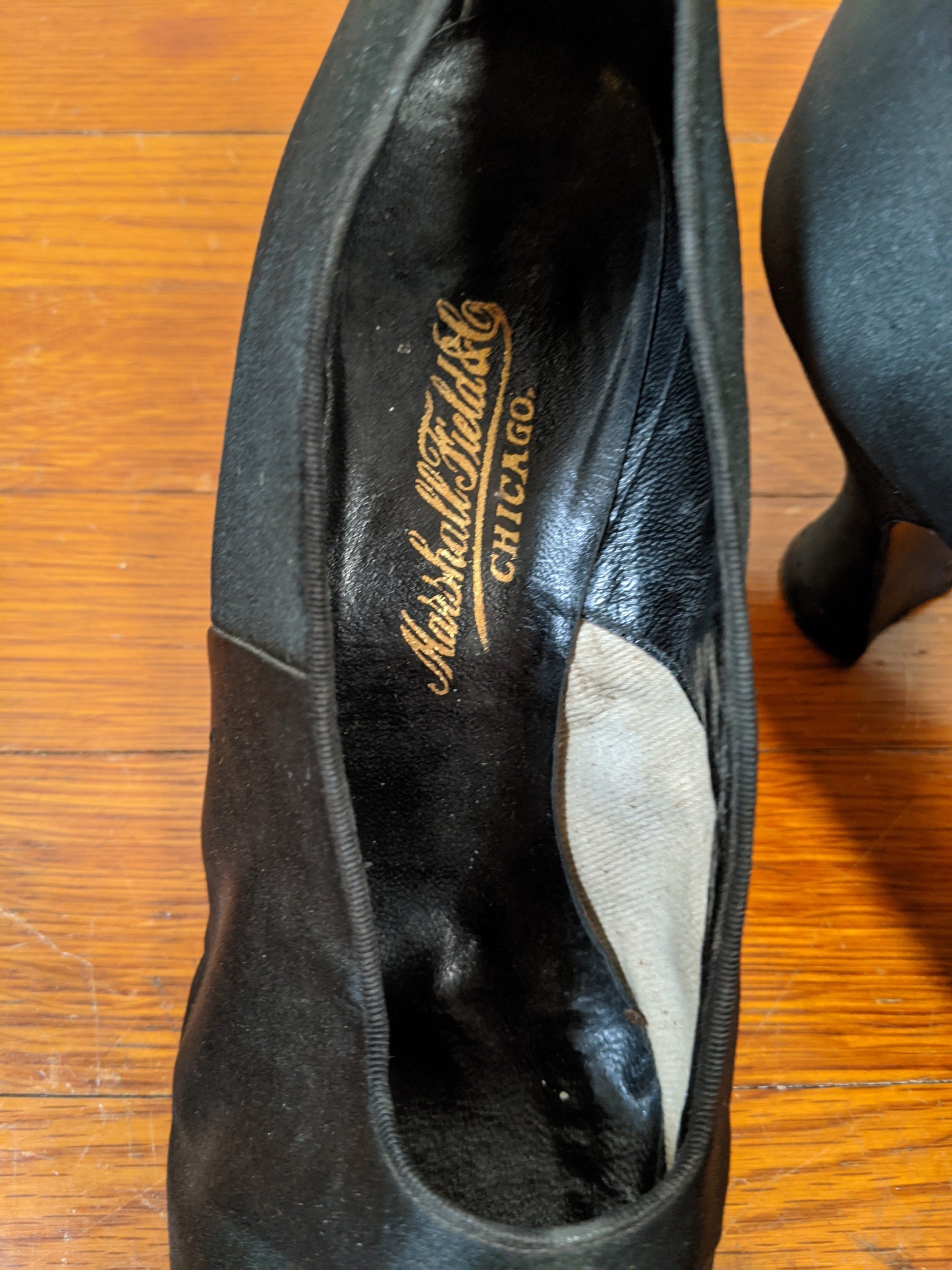 1910s-1920s Marshall Field & Co. Silk Pumps | Sz 7.5 - 8