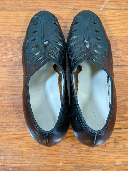 1930s-1940s Cut Out Pumps