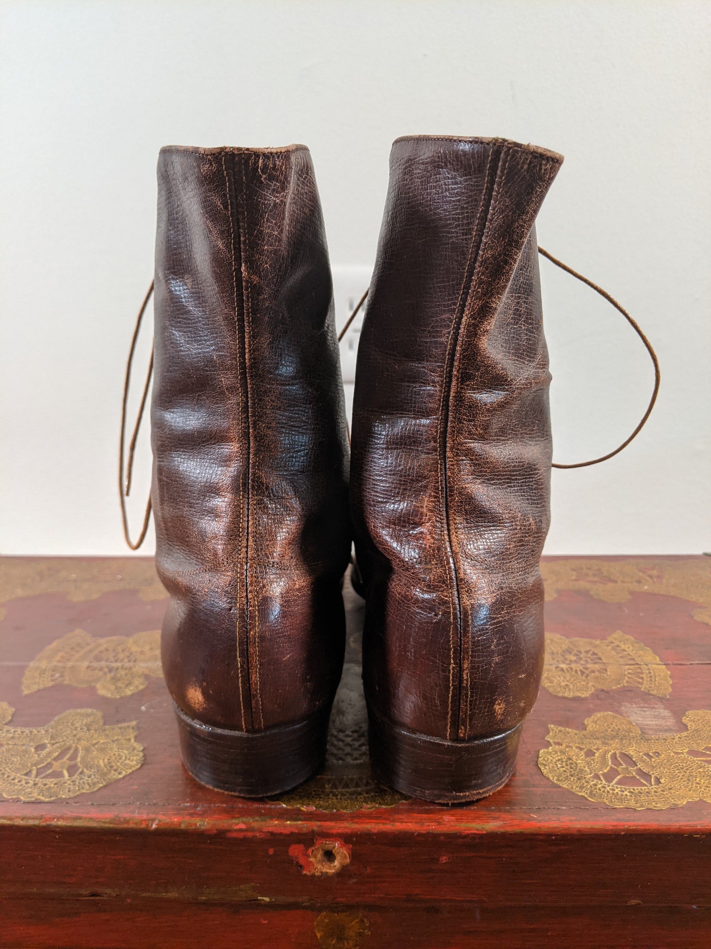 c. 1910s-1920s Brown Lace Up Boots | Approx Sz 8
