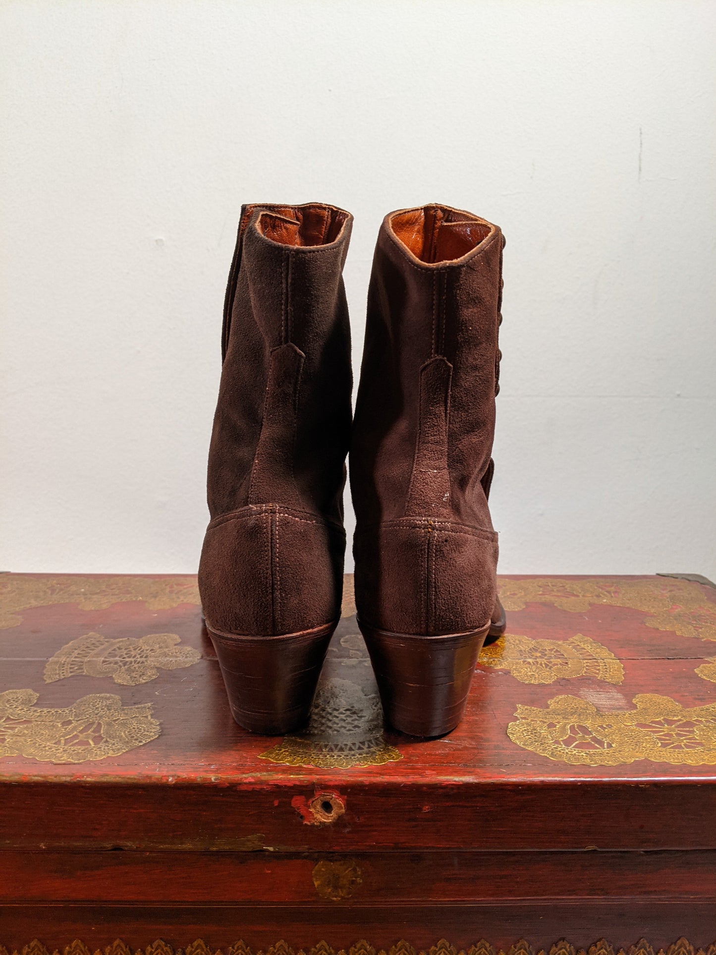 Early 1910s Brown Suede Side Button Boots | Approx Sz 5