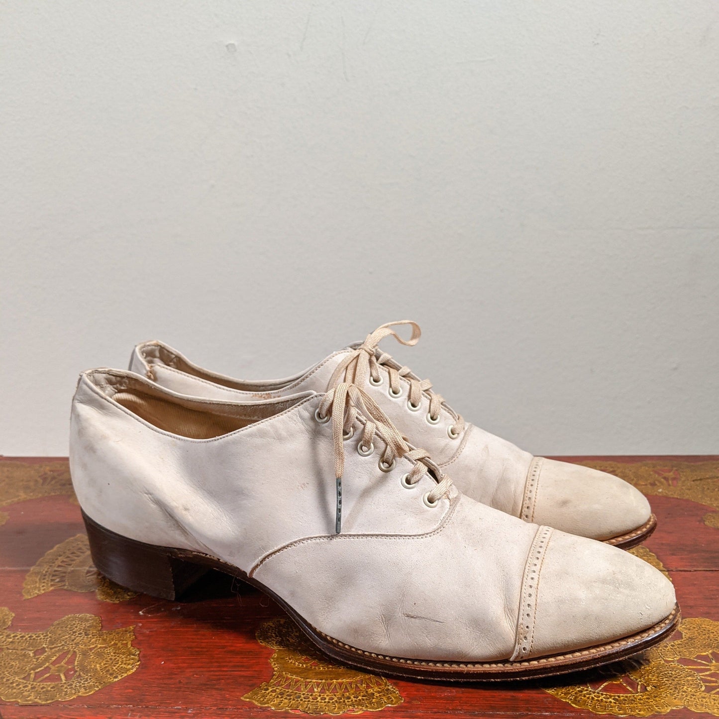 c. 1920s White Nubuck Oxfords | Approx Sz 7