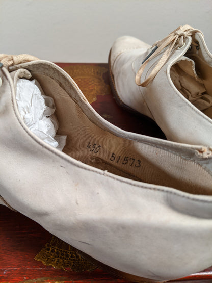 c. 1920s White Nubuck Oxfords | Approx Sz 7