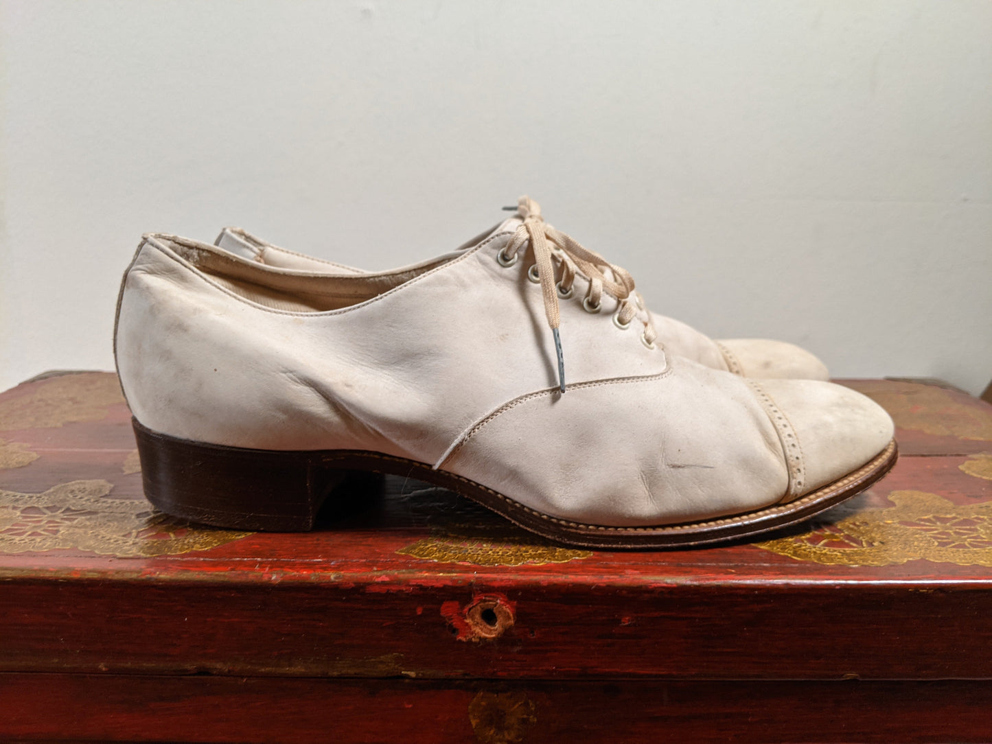 c. 1920s White Nubuck Oxfords | Approx Sz 7