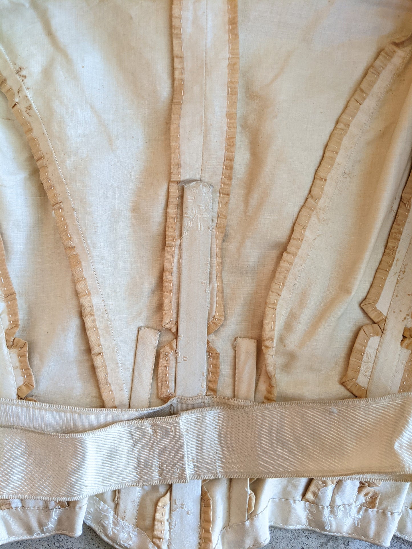 1890s Cream Silk Gigot Sleeve Bodice