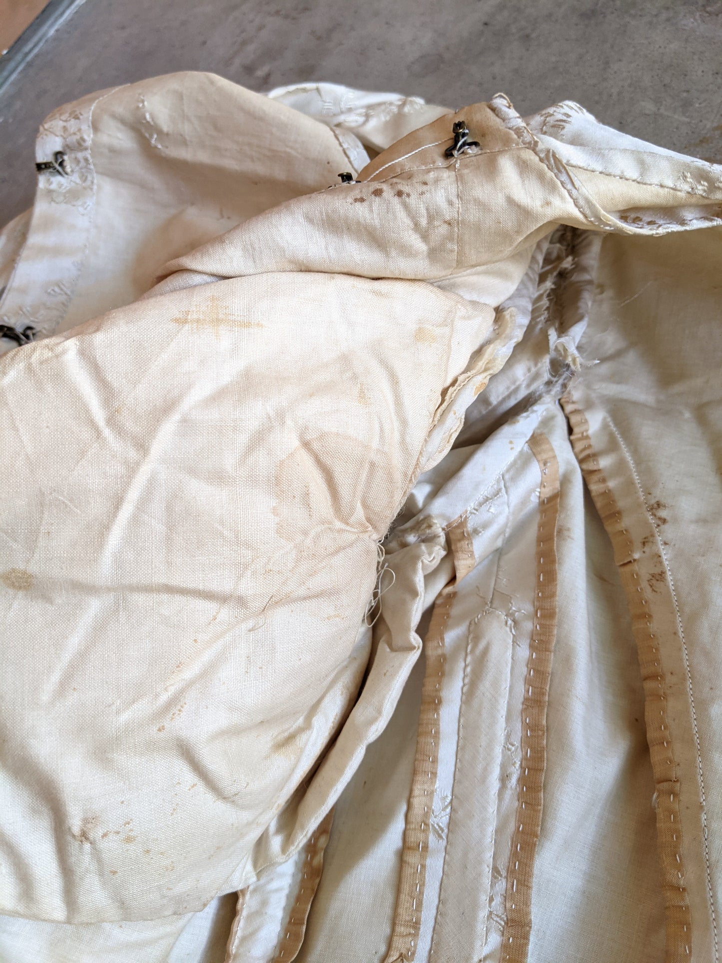 1890s Cream Silk Gigot Sleeve Bodice