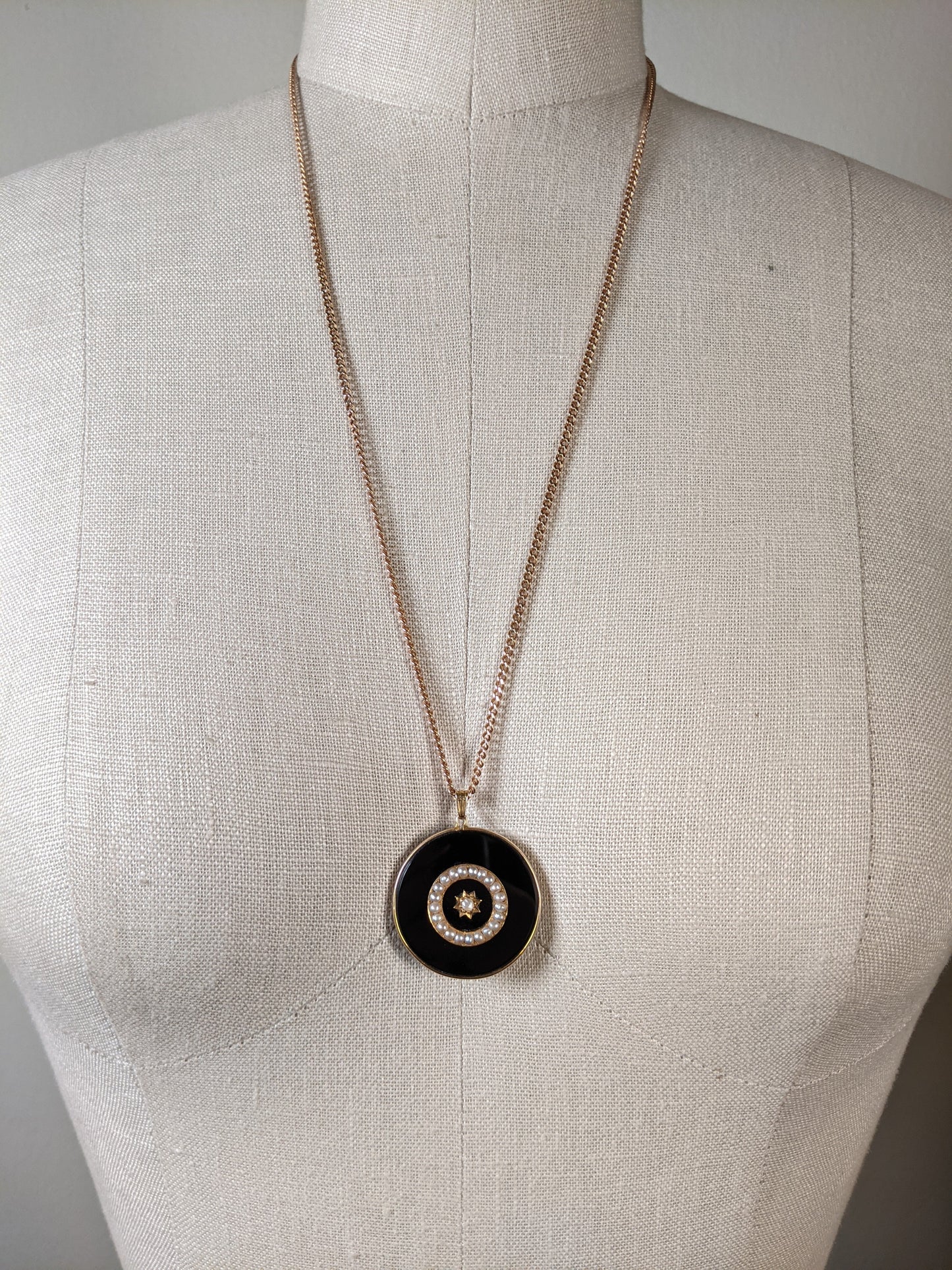 19th c. 14k Gold Onyx Star Pendant + Chain