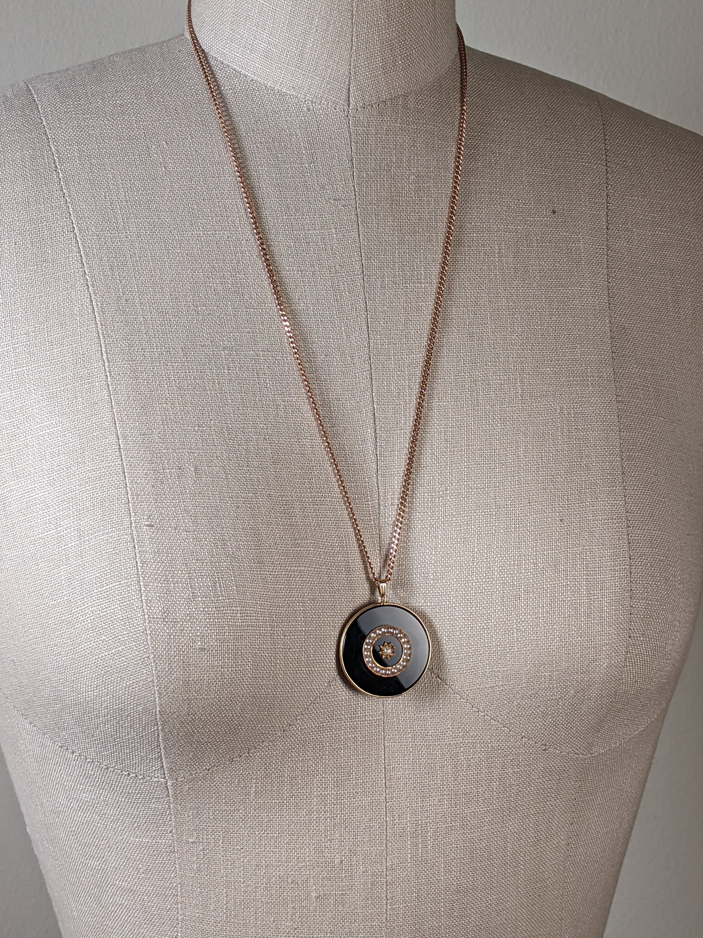 19th c. 14k Gold Onyx Star Pendant + Chain