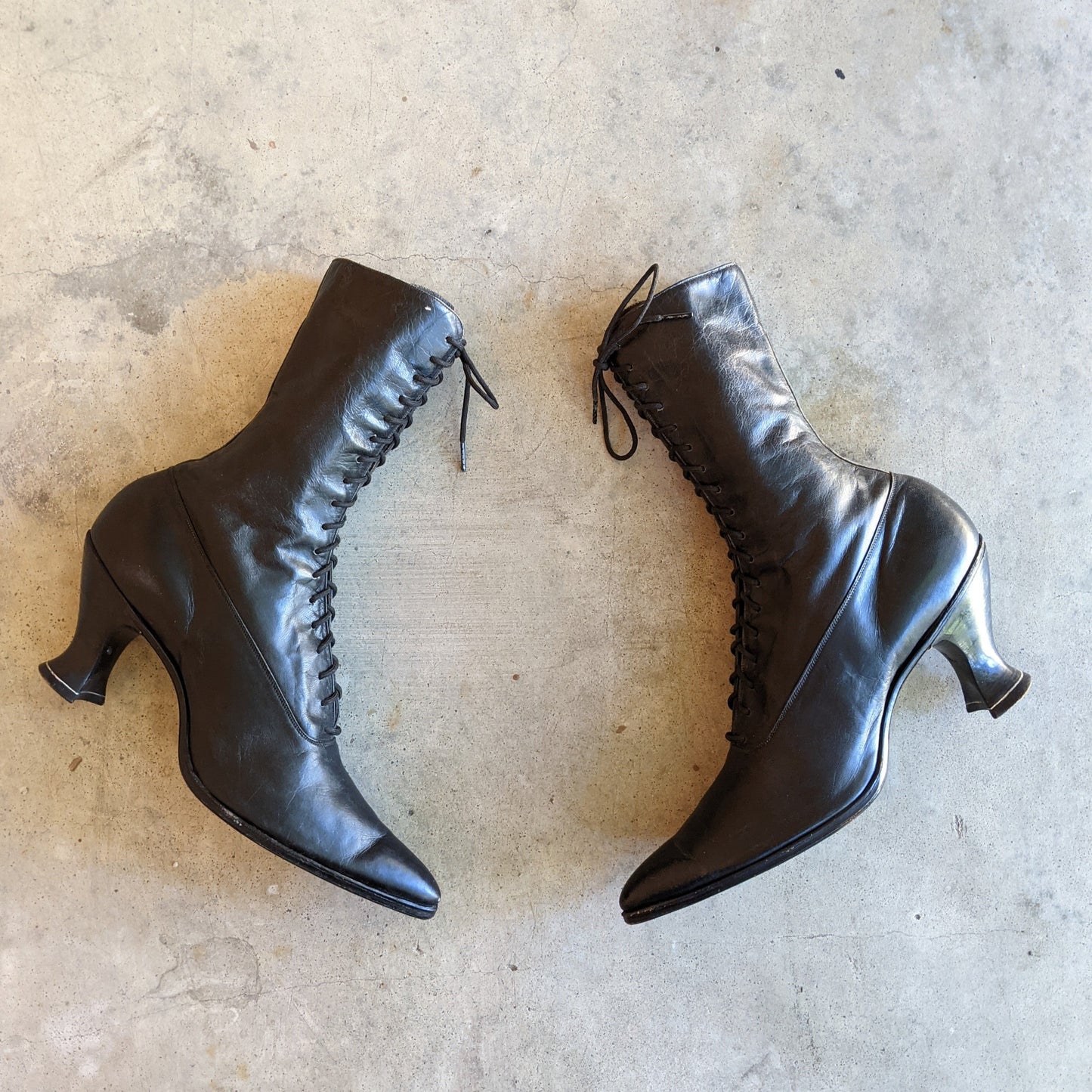 1910s-1920s Black Lace Up Louis Heel Boots | Approx Sz 6