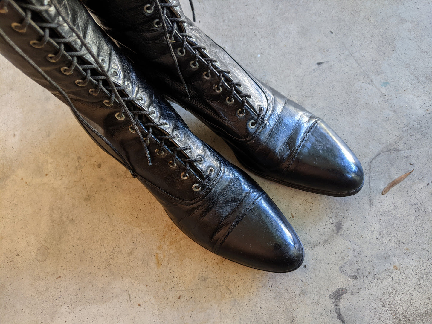 1910s-1920s Black Lace Up Boots | Sz 8