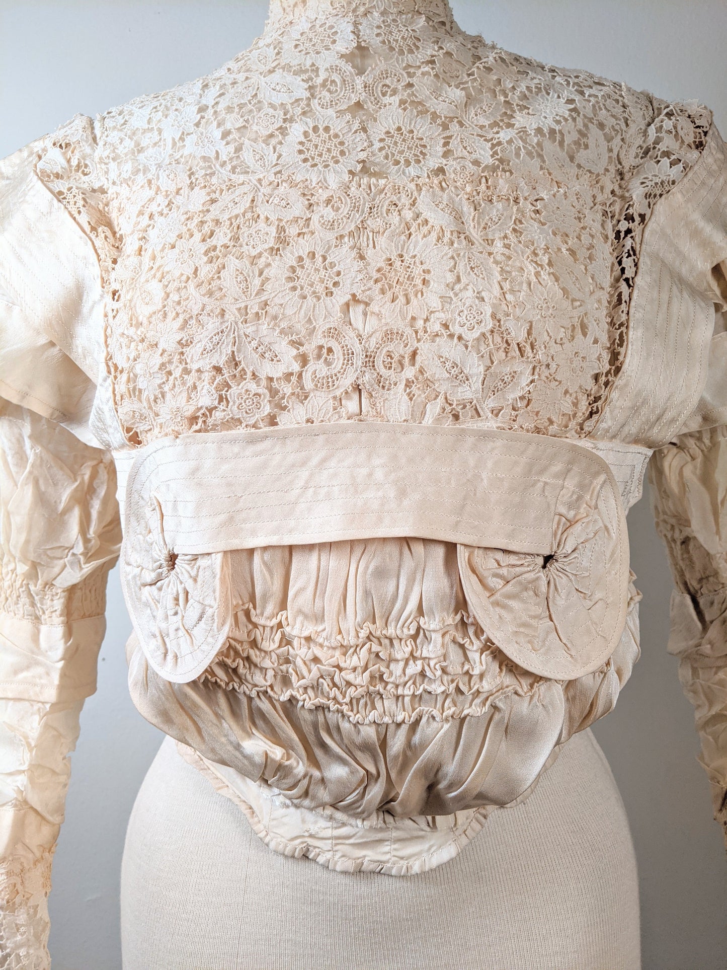 c. 1900 Silk Lace Bodice