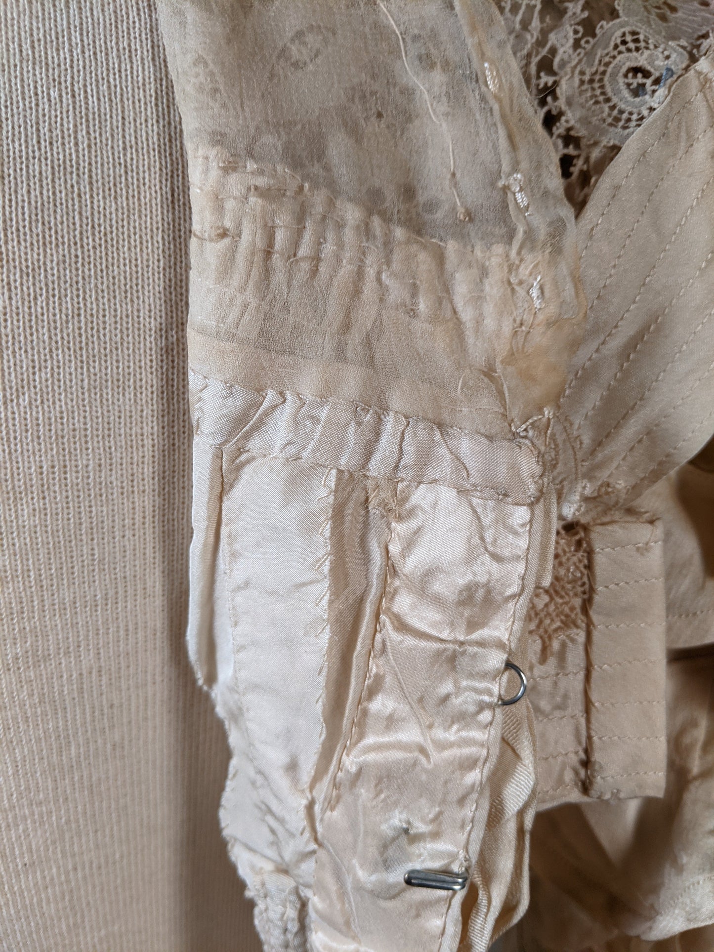 c. 1900 Silk Lace Bodice