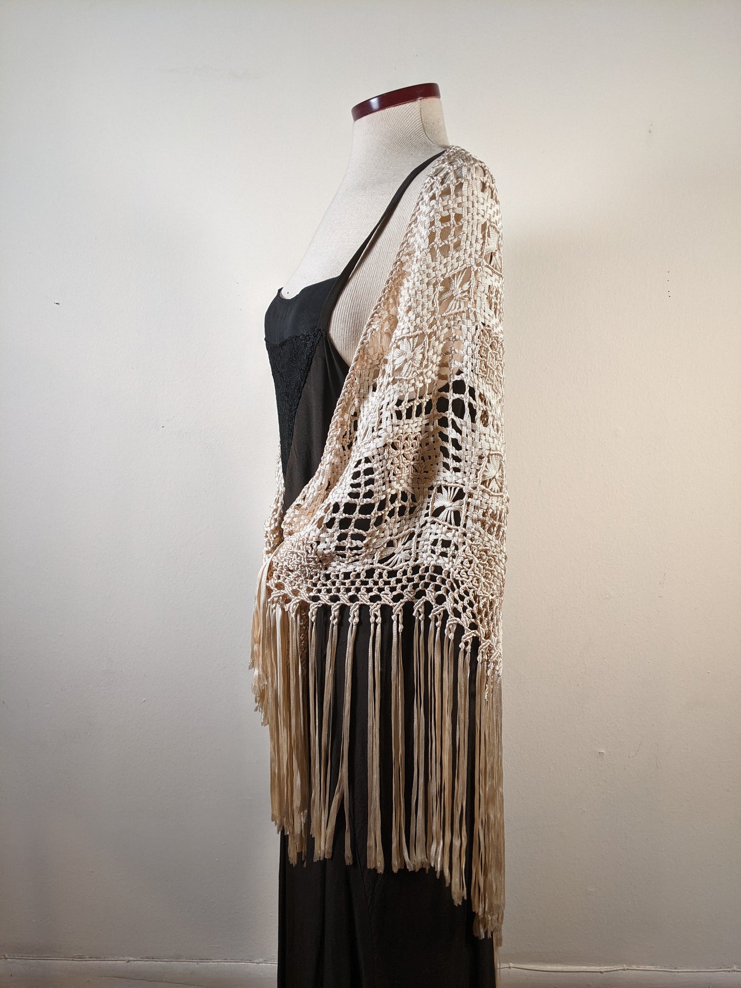 c. 1920s Cream Ribbon Shawl