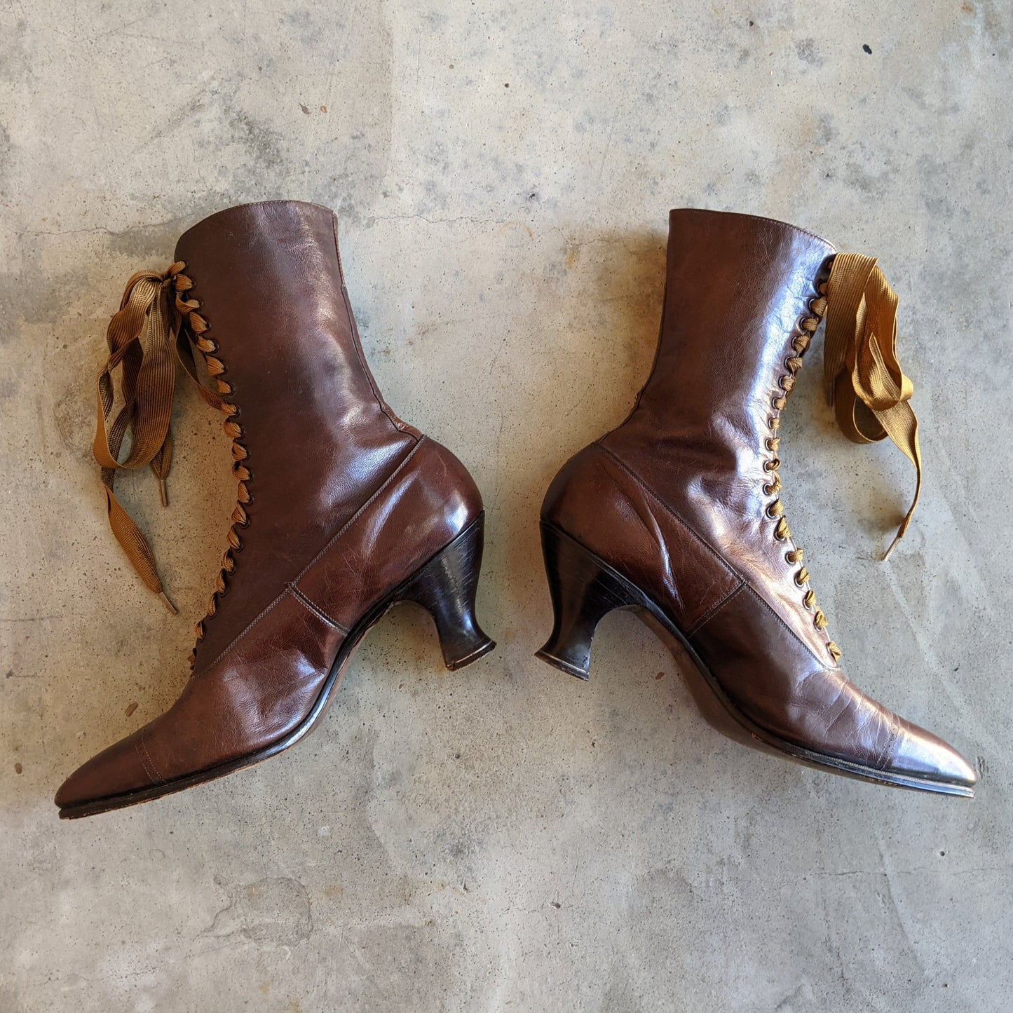 c. 1910s-1920s Brown Louis Heel Boots | Approx 6.5-7